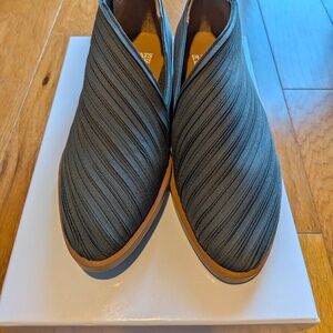 PLEATS PLEASE ISSEY MIYAKE—Green Pleats Shoes NWT